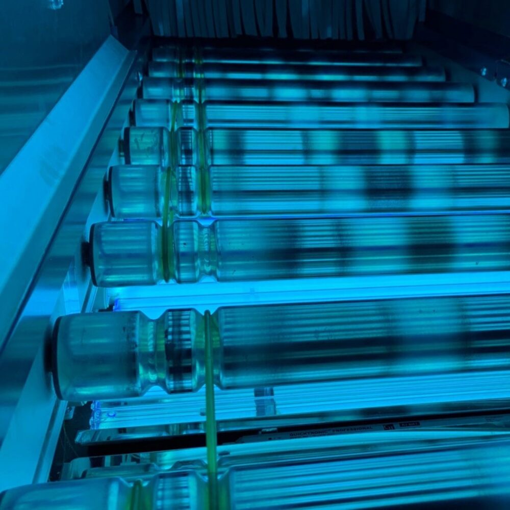 UV fertőttlenítős tálcavisszahordó rendszer